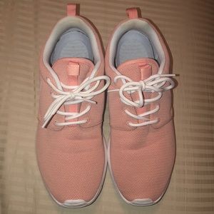 Rose pink Nike Roshes!